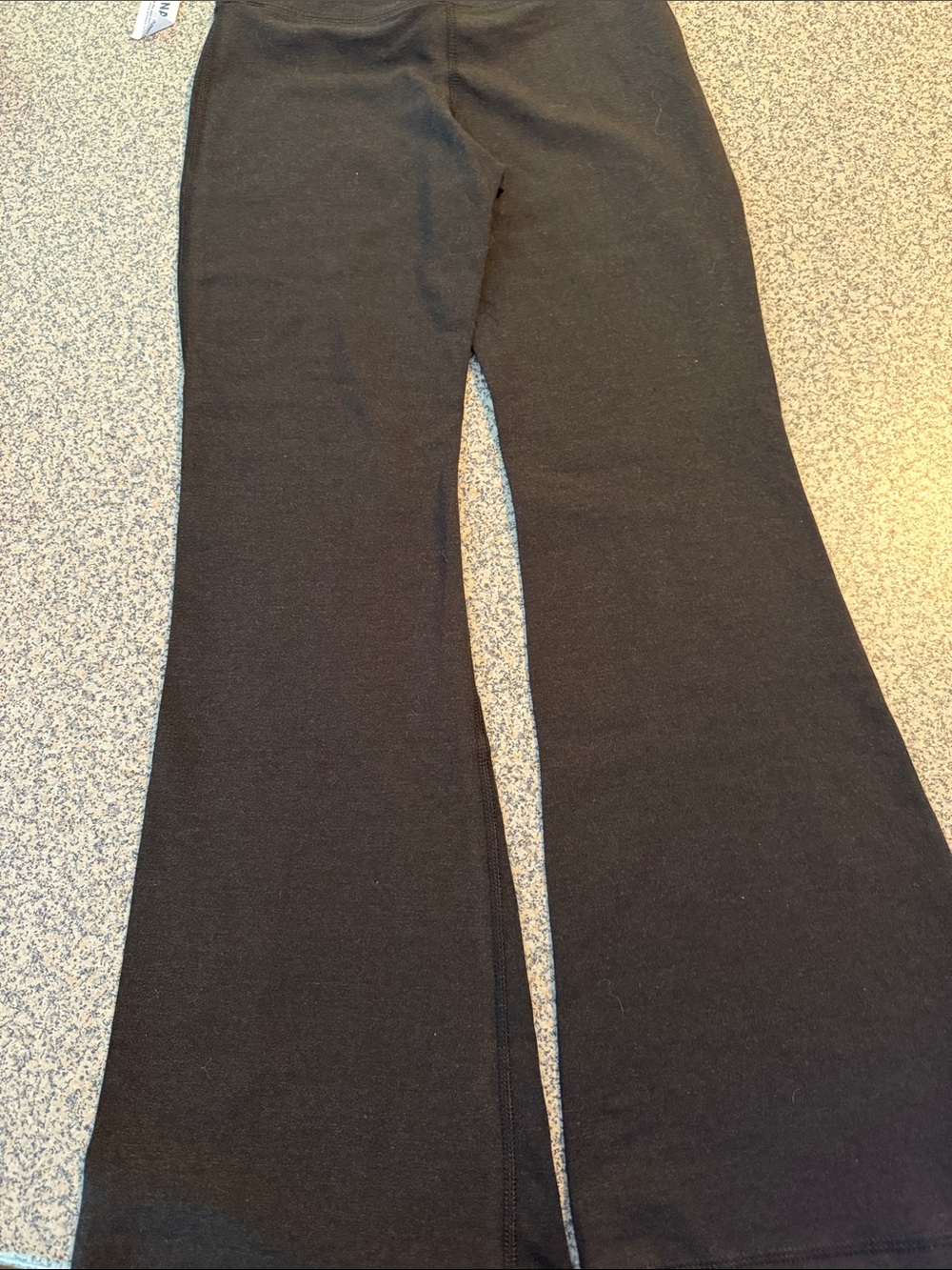 Old navy power chill flare high rise Black girl’s Flared leggings 10/12 NWT